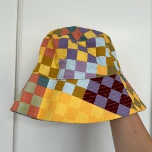 Baggu bucket hat, medium check multi, never been worn,